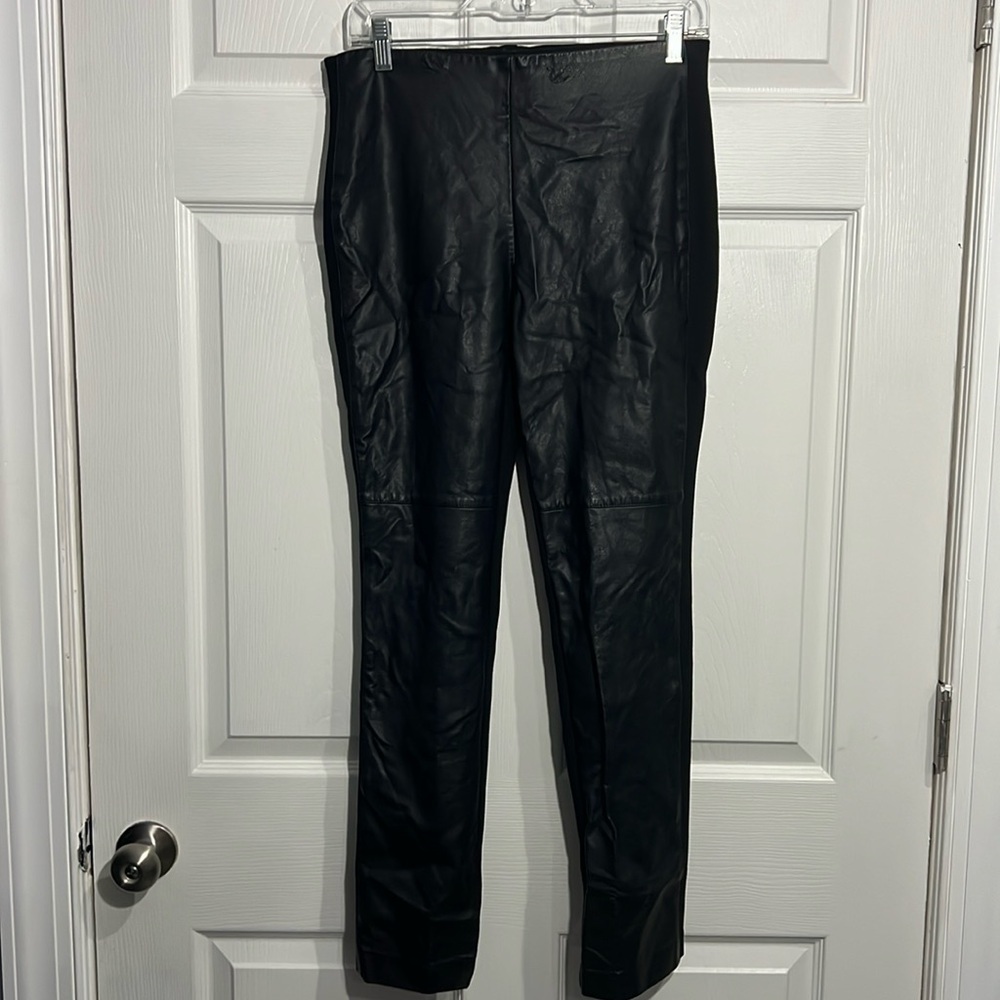 Chicos women’s faux leather front pants. Black. Size 00 (XS/2)